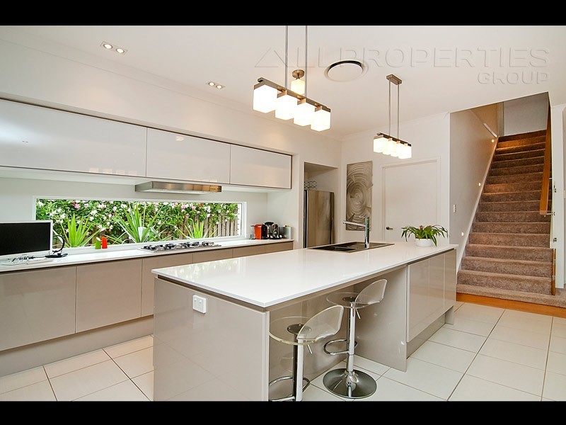 91 Parkwood Drive, Heathwood QLD 4110