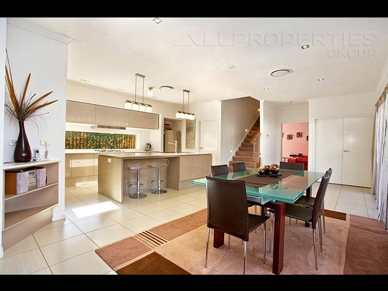 91 Parkwood Drive, Heathwood QLD 4110