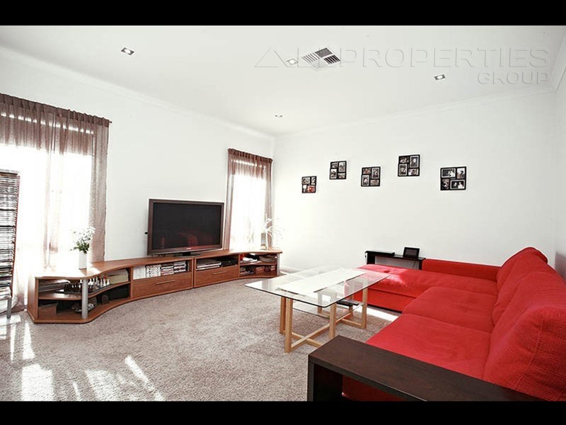 91 Parkwood Drive, Heathwood QLD 4110