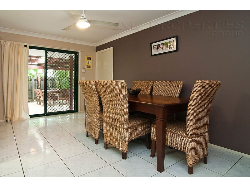 9 Scarlet Place, Forest Lake QLD 4078