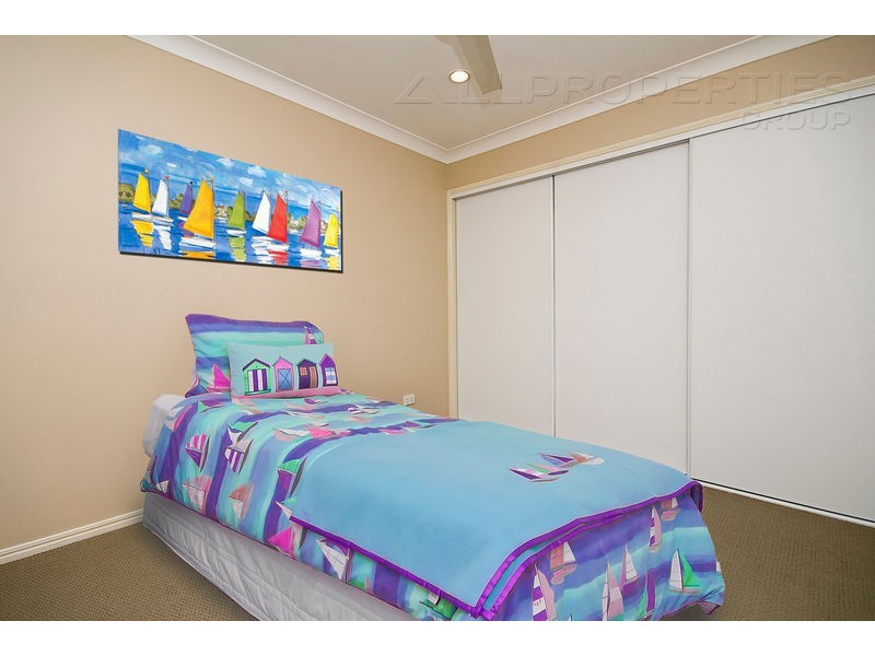 9 Scarlet Place, Forest Lake QLD 4078