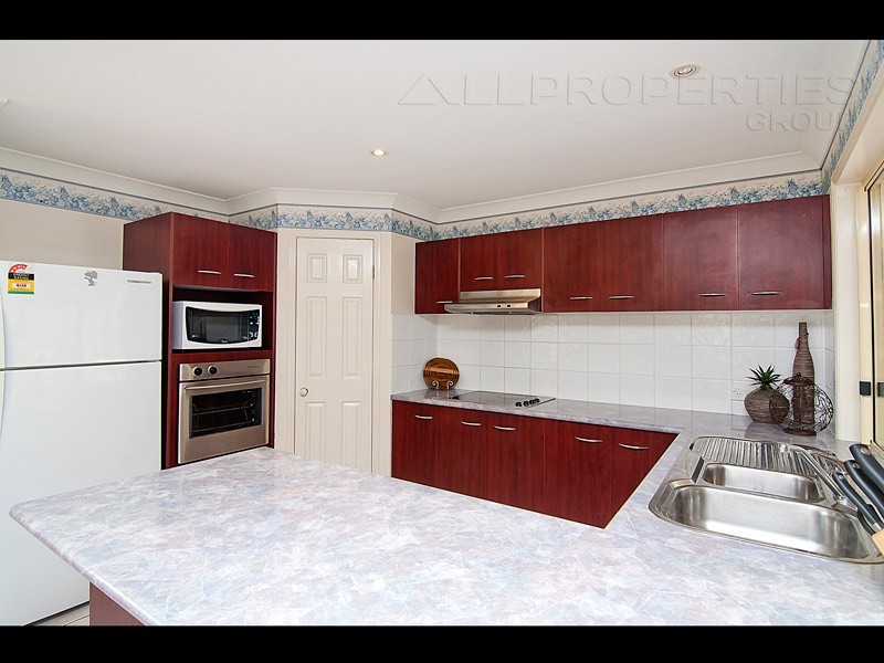 2 Blaxland Place, Drewvale QLD 4116