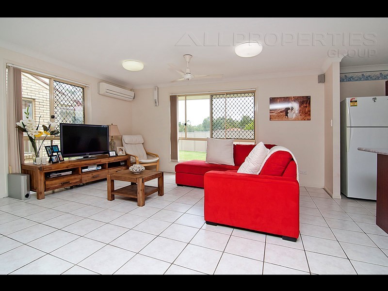 2 Blaxland Place, Drewvale QLD 4116