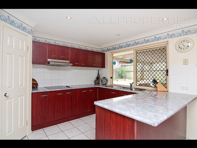 2 Blaxland Place, Drewvale QLD 4116