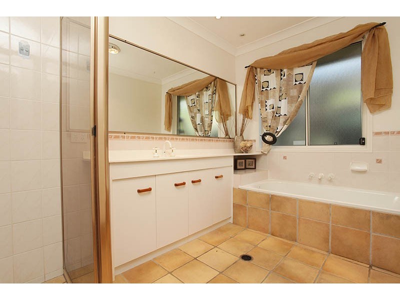 6 Cobaki Place, Forest Lake QLD 4078