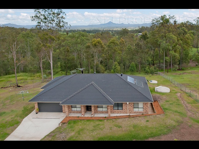 7-11 Cedarwood Close, Woodhill QLD 4285