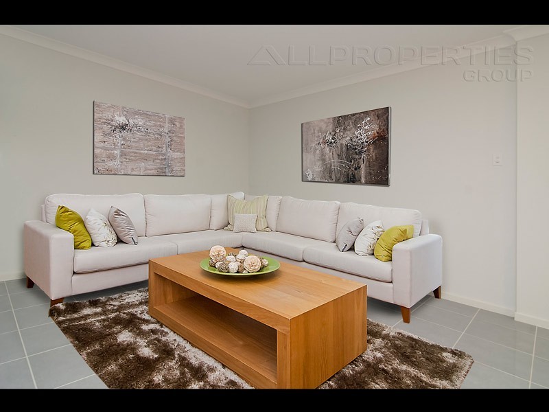 7-11 Cedarwood Close, Woodhill QLD 4285