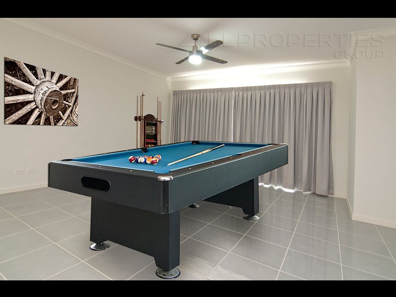 7-11 Cedarwood Close, Woodhill QLD 4285