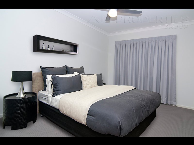 7-11 Cedarwood Close, Woodhill QLD 4285