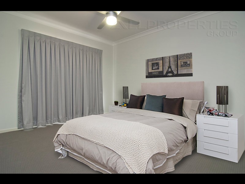 7-11 Cedarwood Close, Woodhill QLD 4285