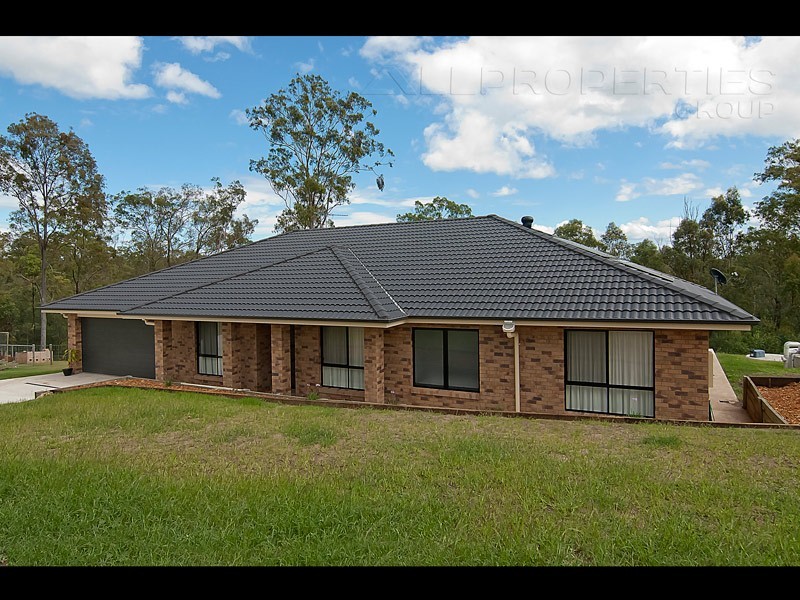 7-11 Cedarwood Close, Woodhill QLD 4285