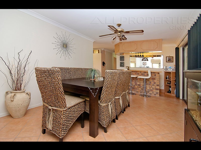 12 Rundell St, Crestmead QLD 4132