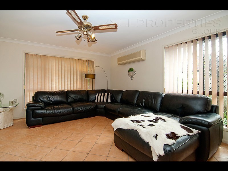 12 Rundell St, Crestmead QLD 4132