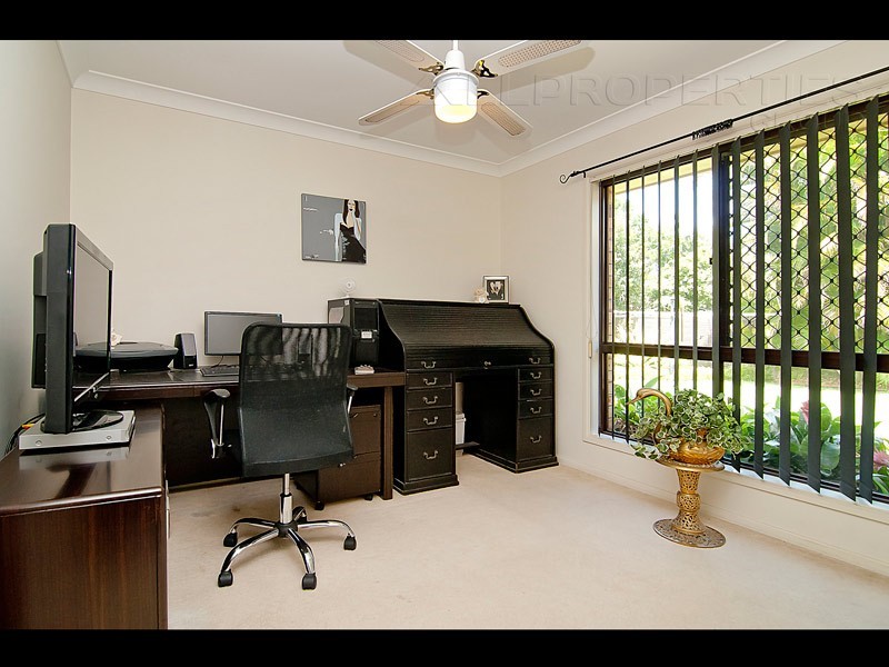 12 Rundell St, Crestmead QLD 4132