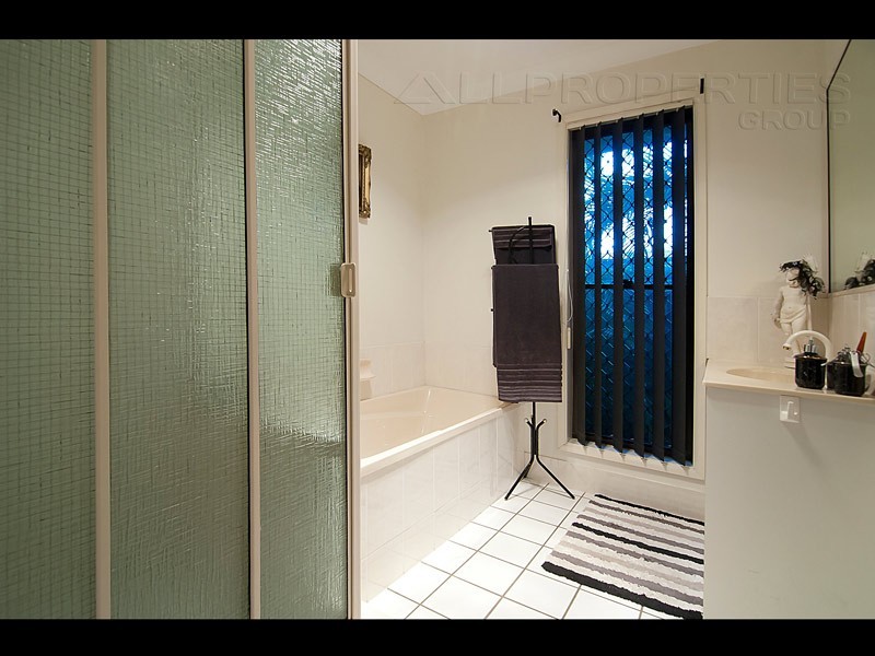 12 Rundell St, Crestmead QLD 4132