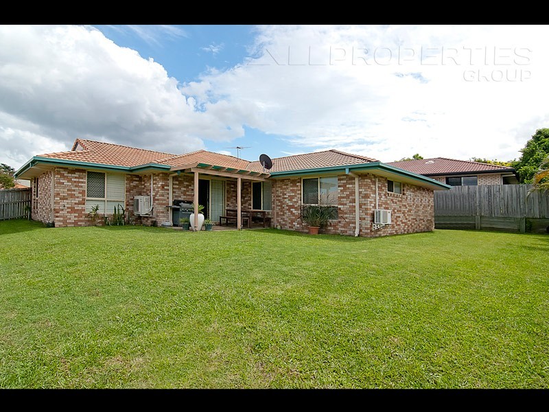 48 Newland Cres, Parkinson QLD 4115