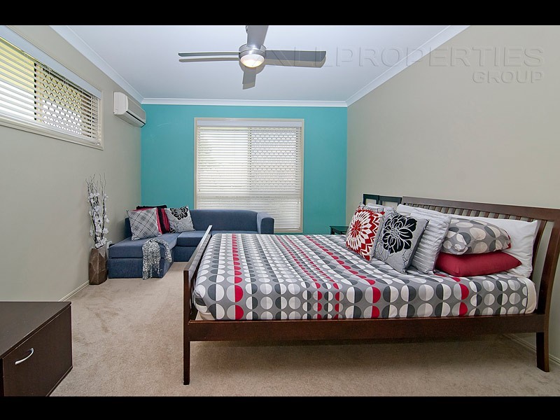 48 Newland Cres, Parkinson QLD 4115