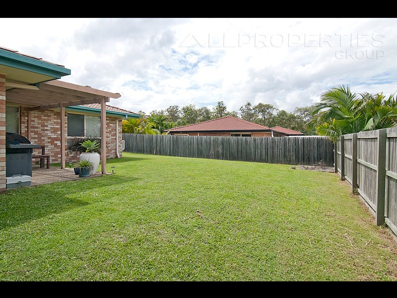 48 Newland Cres, Parkinson QLD 4115
