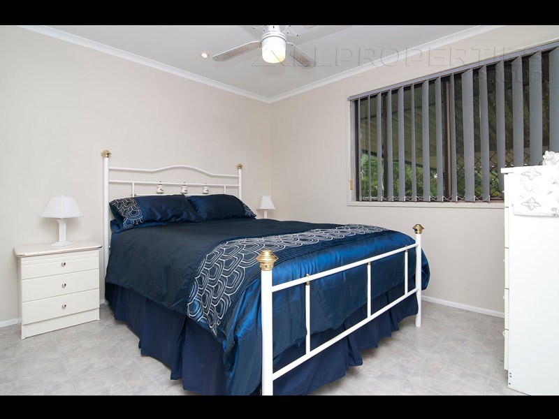6 REGENCY DRIVE, Regents Park QLD 4118