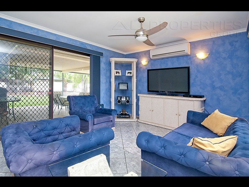 6 REGENCY DRIVE, Regents Park QLD 4118