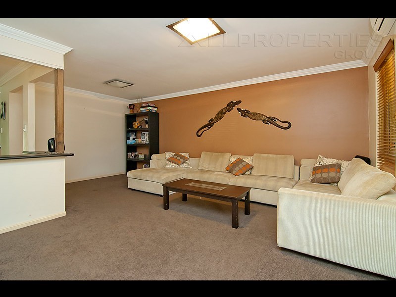 26 OWENS CRESCENT, Regents Park QLD 4118