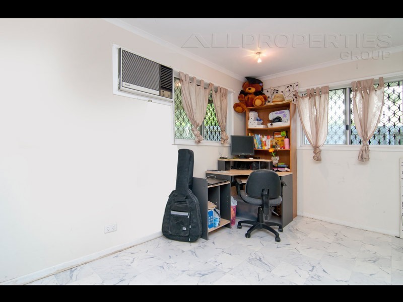 6 Connell St, Gailes QLD 4300