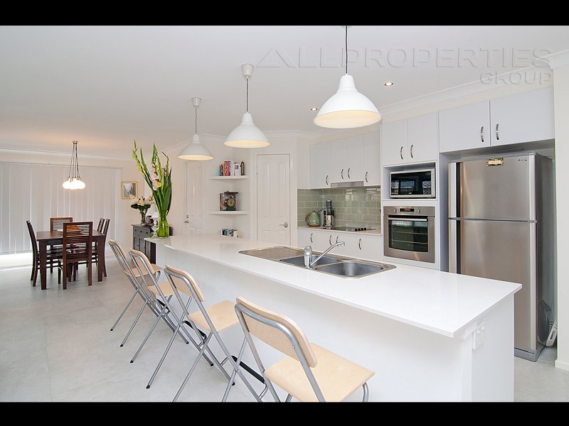 24 Colebrook Crescent, Doolandella QLD 4077