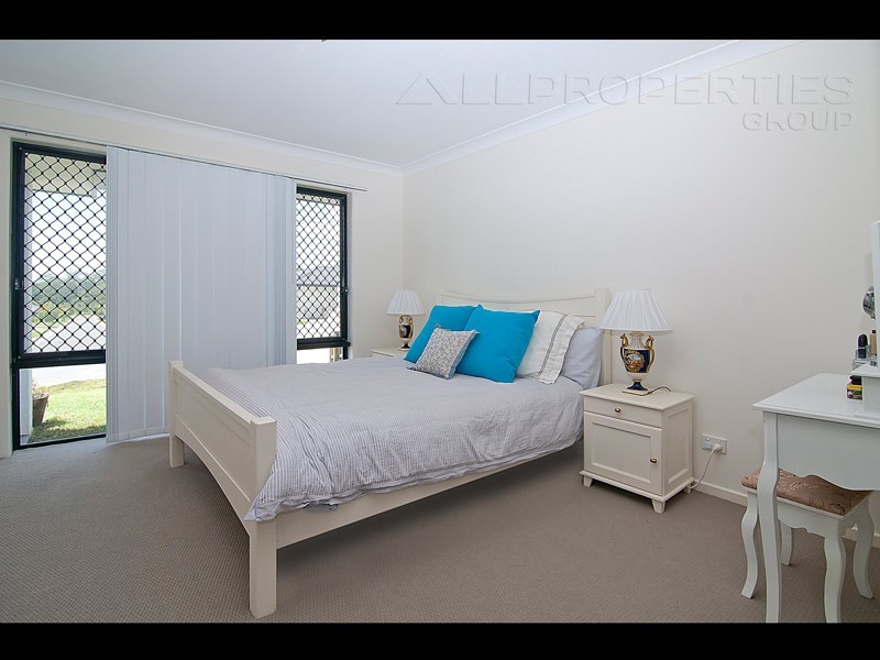 24 Colebrook Crescent, Doolandella QLD 4077