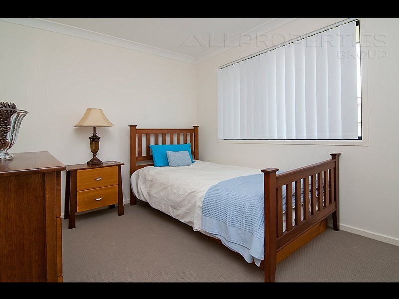 24 Colebrook Crescent, Doolandella QLD 4077