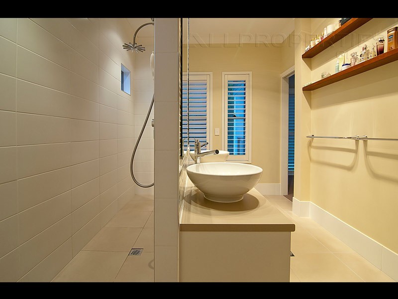 16 Katinka Cct, Coomera Waters QLD 4209