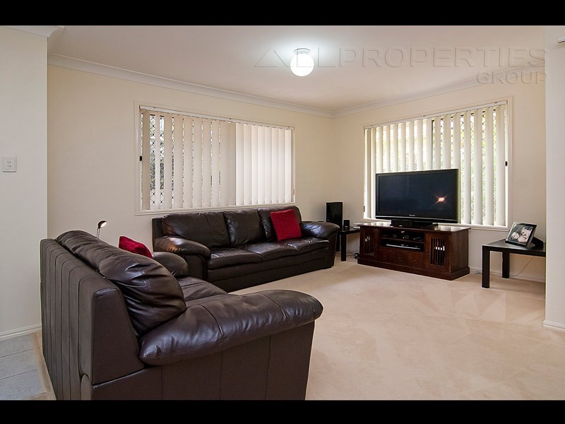 25 Benbek Cct, Sunnybank Hills QLD 4109