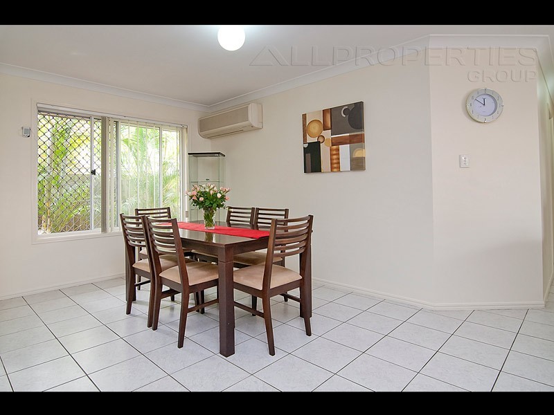 25 Benbek Cct, Sunnybank Hills QLD 4109