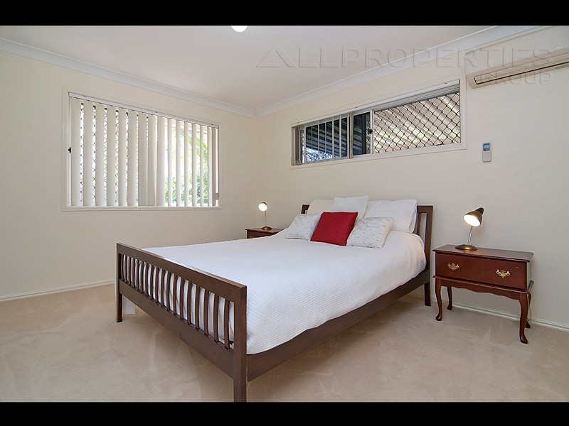 25 Benbek Cct, Sunnybank Hills QLD 4109