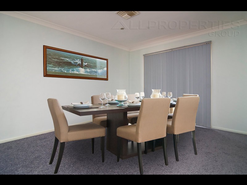 12 ARONIA COURT, Regents Park QLD 4118