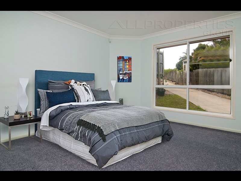 12 ARONIA COURT, Regents Park QLD 4118