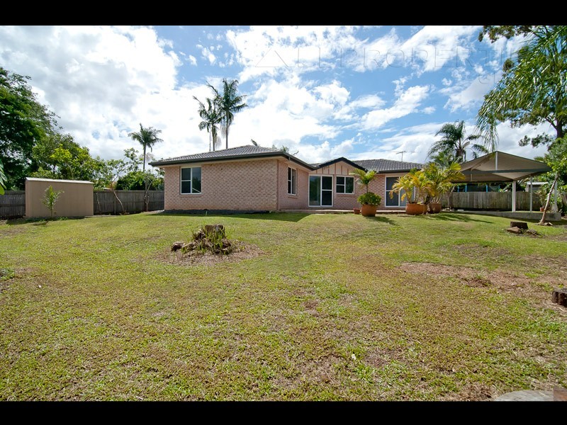 12 ARONIA COURT, Regents Park QLD 4118