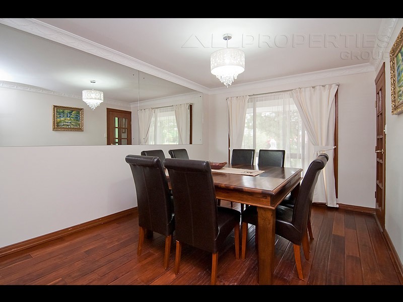 9 HYDRABAD STREET, Regents Park QLD 4118