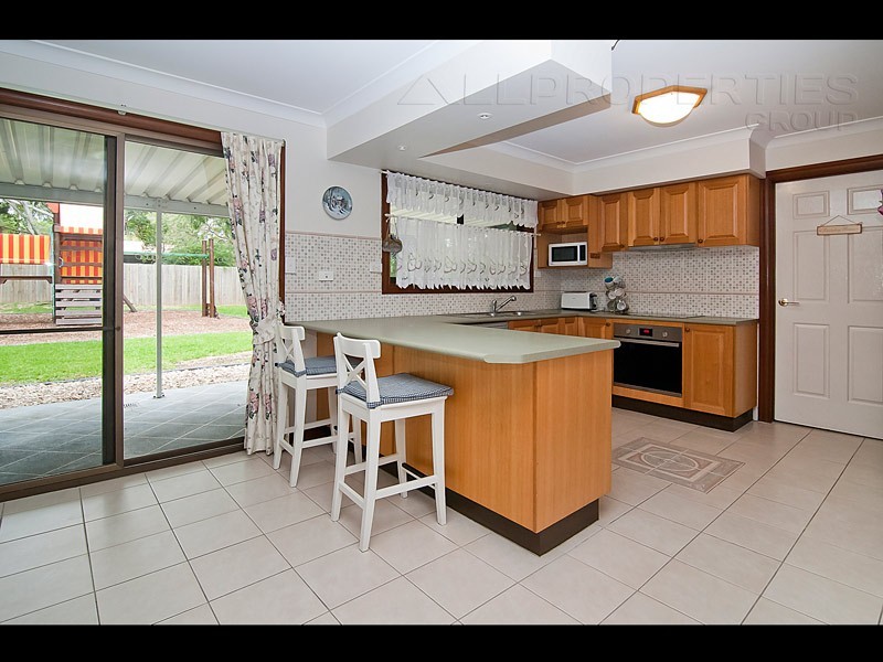 9 HYDRABAD STREET, Regents Park QLD 4118