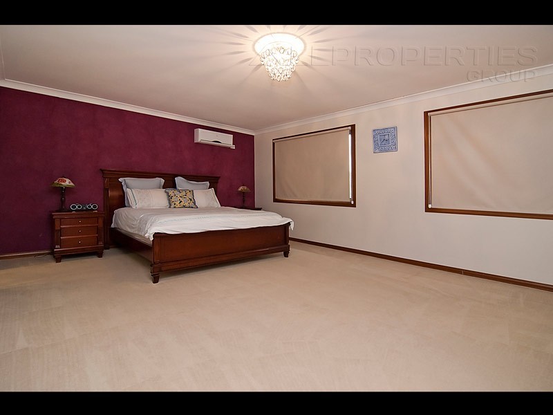 9 HYDRABAD STREET, Regents Park QLD 4118
