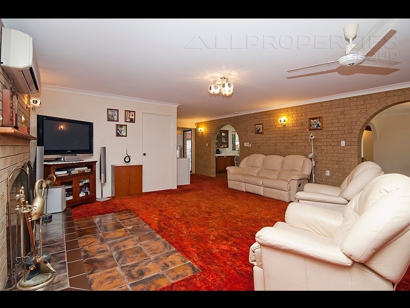 4 Aland Court, Brassall QLD 4305