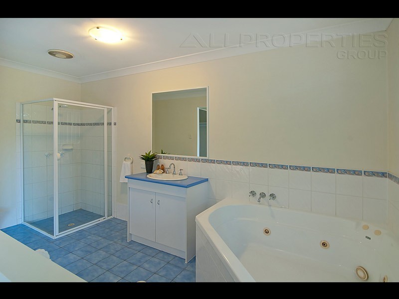 23 Mannix Place, Forest Lake QLD 4078
