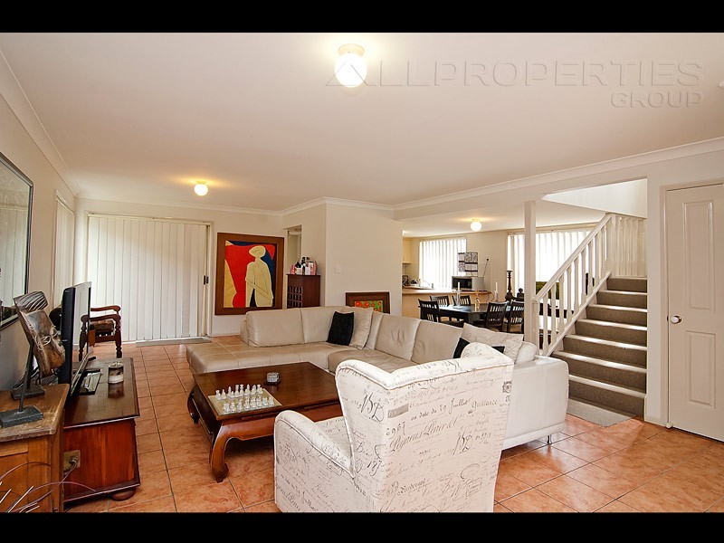 10 Stanford Place, Forest Lake QLD 4078