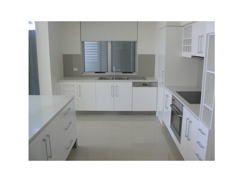 4/17 Anne Avenue, Broadbeach QLD 4218