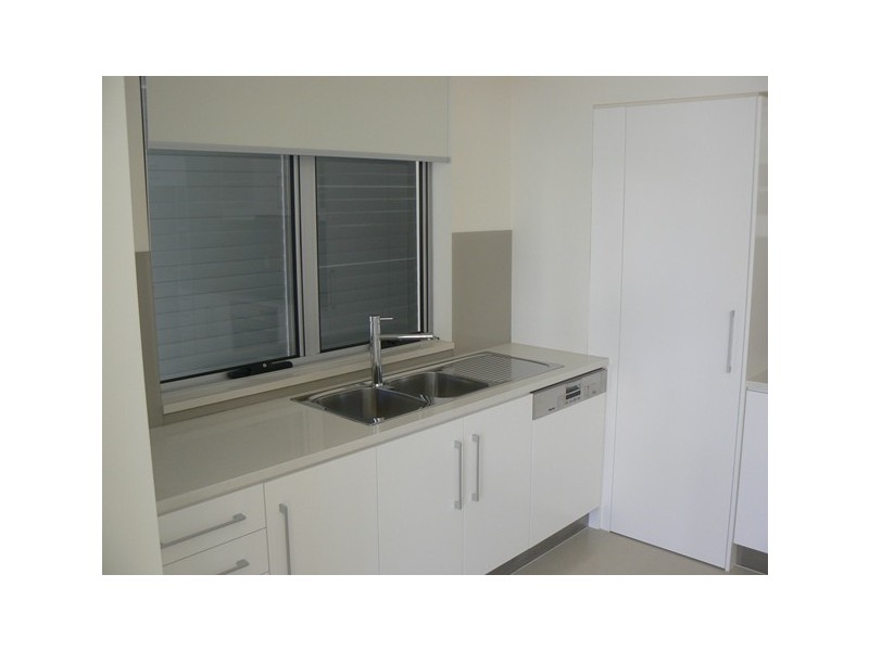 4/17 Anne Avenue, Broadbeach QLD 4218