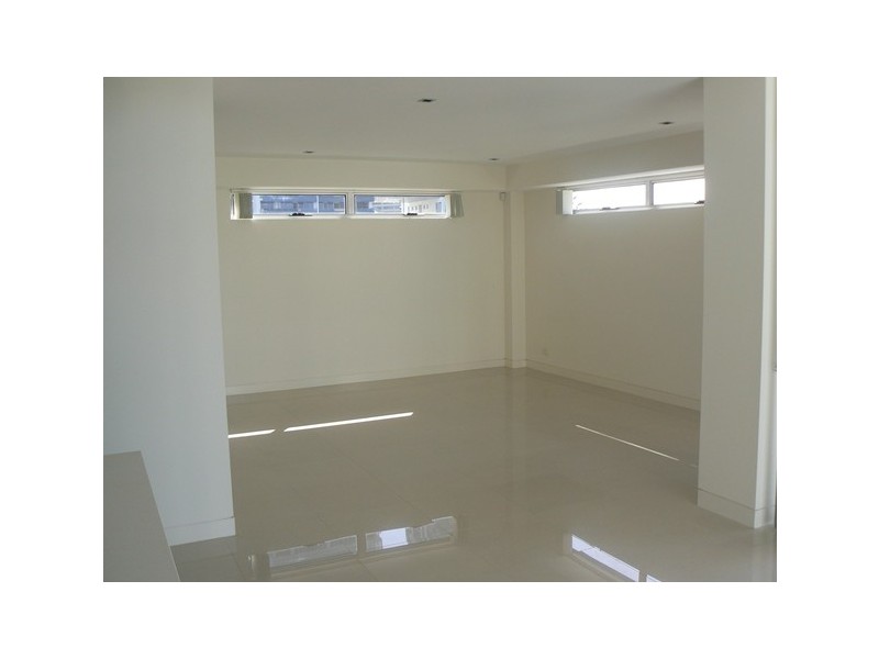 4/17 Anne Avenue, Broadbeach QLD 4218