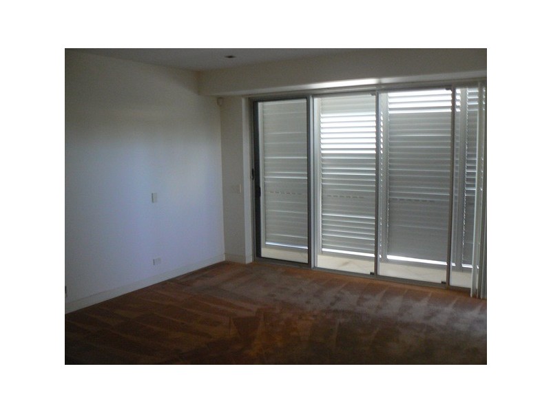 4/17 Anne Avenue, Broadbeach QLD 4218