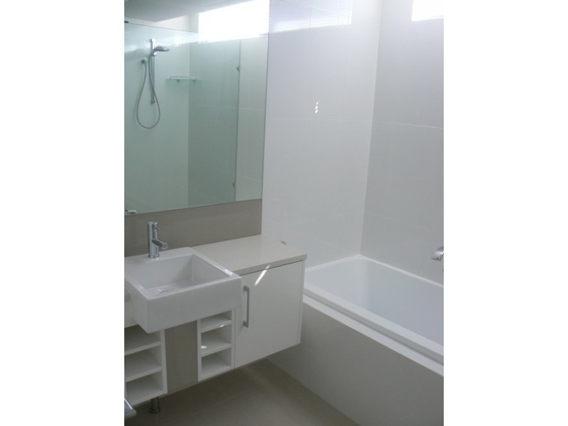 4/17 Anne Avenue, Broadbeach QLD 4218