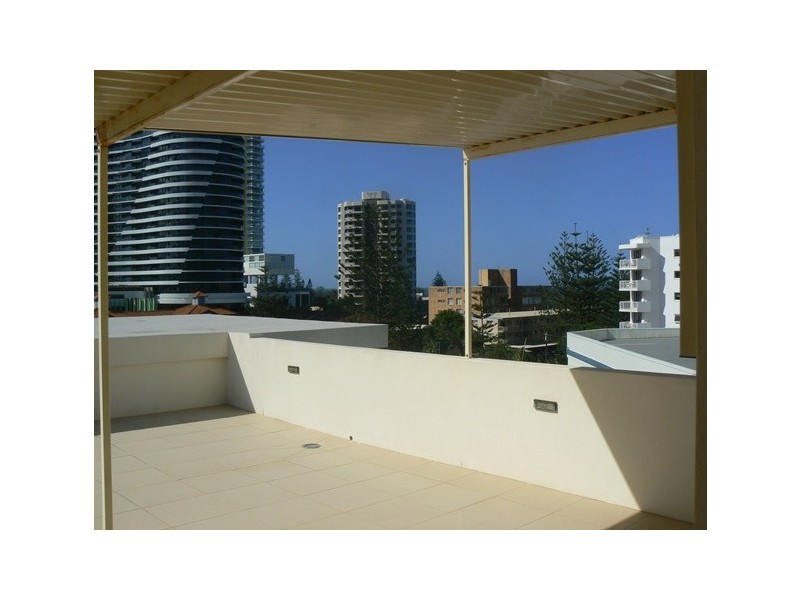 4/17 Anne Avenue, Broadbeach QLD 4218