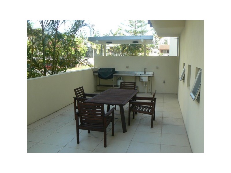 4/17 Anne Avenue, Broadbeach QLD 4218