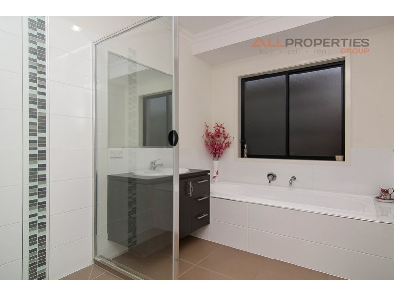 17 Watergum Street, Heathwood QLD 4110